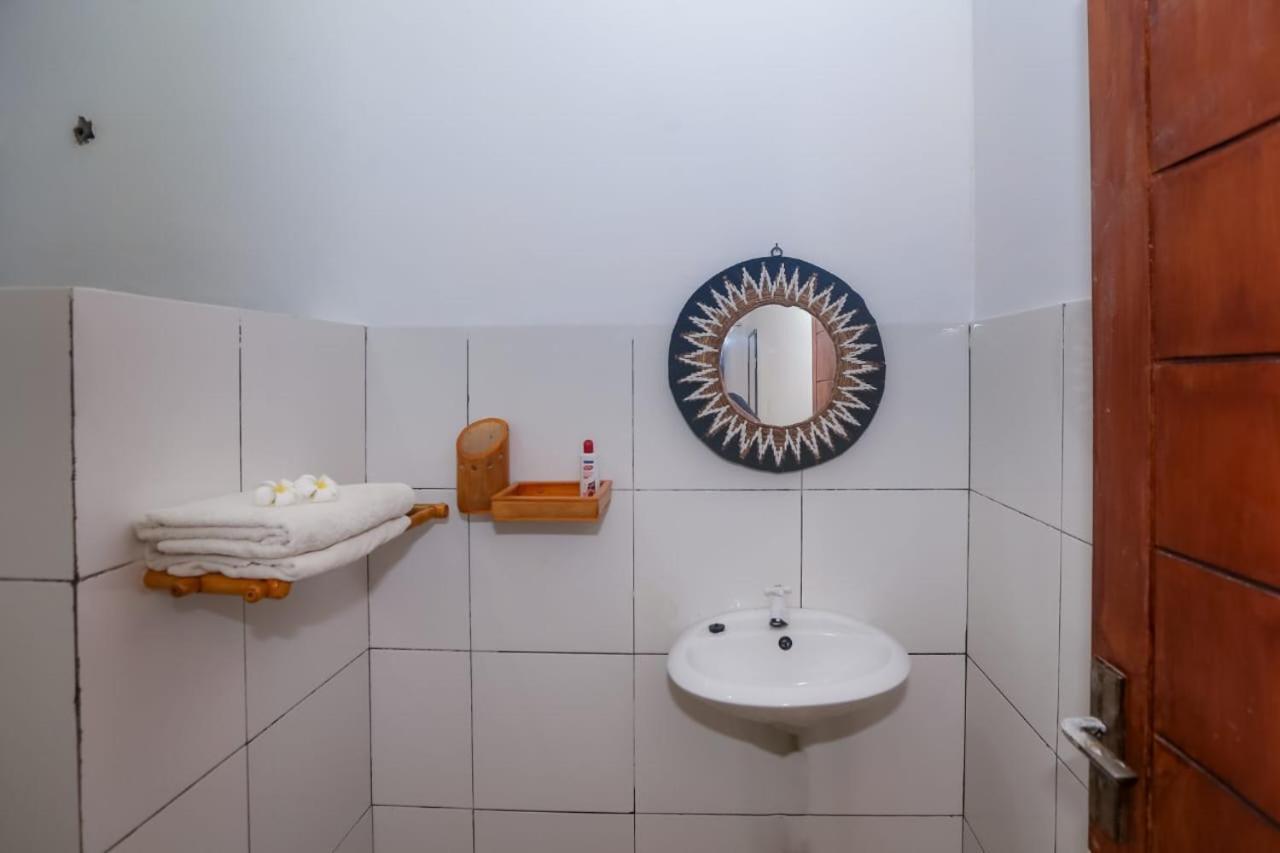 Appartamento Radika House Gili Trawangan Esterno foto